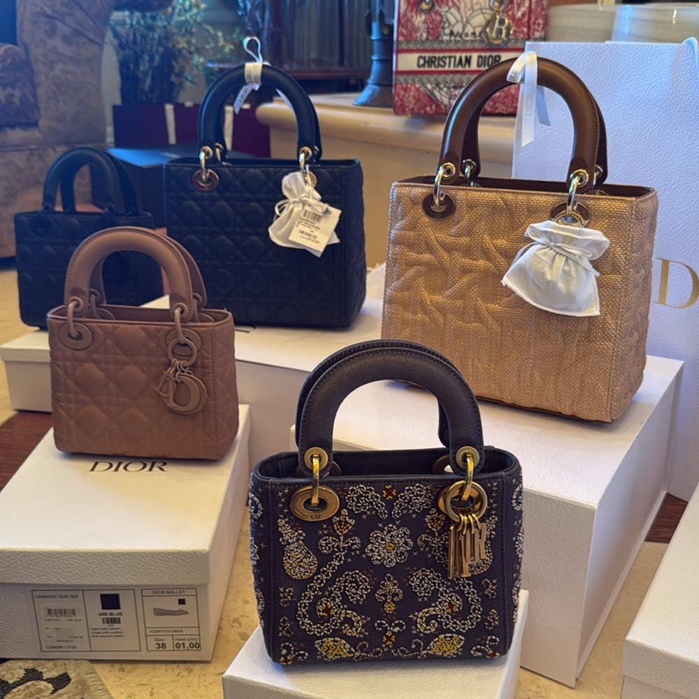 LADY DIOR’s - Picture 3 of 6